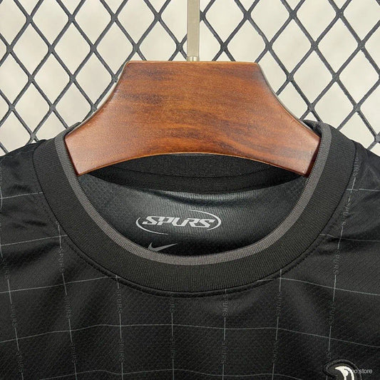 Tottenham x Stray Kids - Segundo Uniforme 2025-26