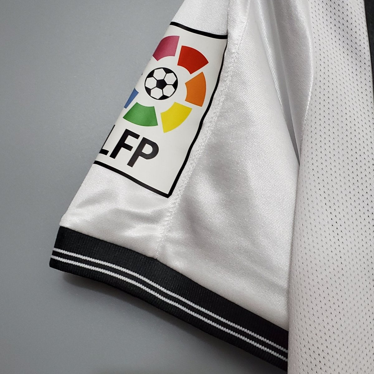 Camisa Valencia Titular 01/02 - Versão Retro