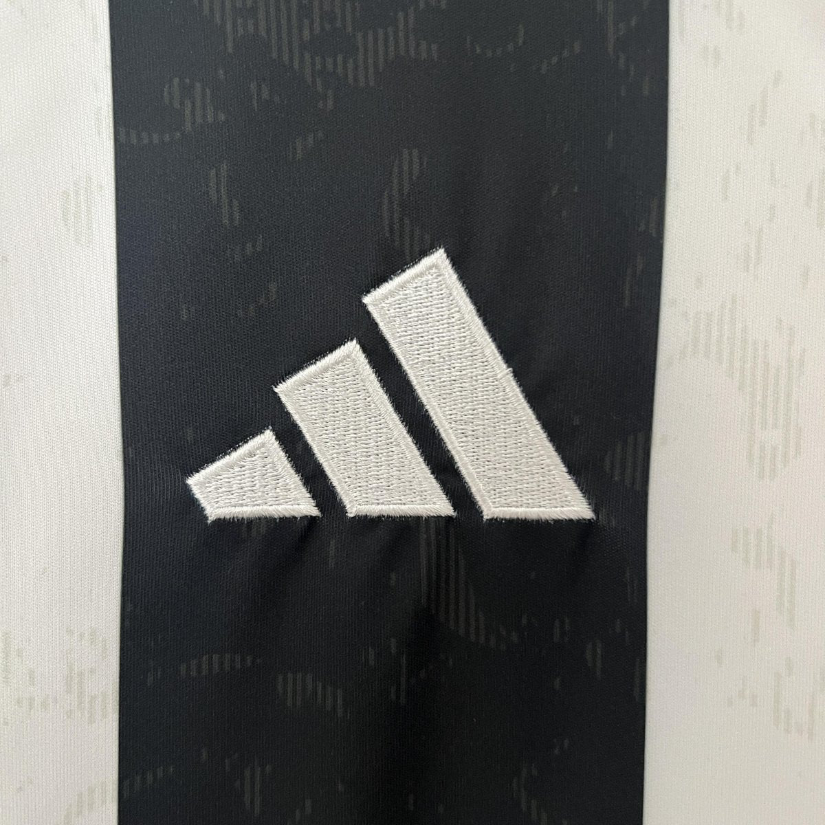 Camisa Juventus Titular 24/25 - Adidas Torcedor Masculina - Lançamento
