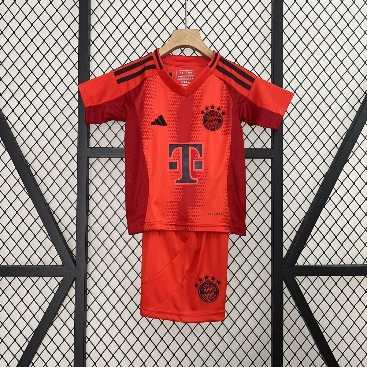 Kit Infantil Bayern de Munique Titular 24/25 - Adidas Lançamento
