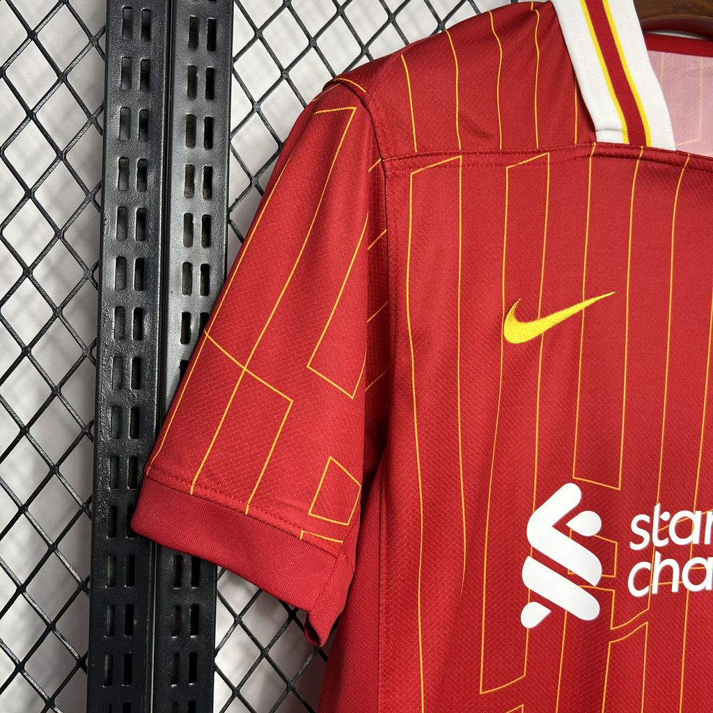 Liverpool Titular Champions 24/25 - Troféu Gold