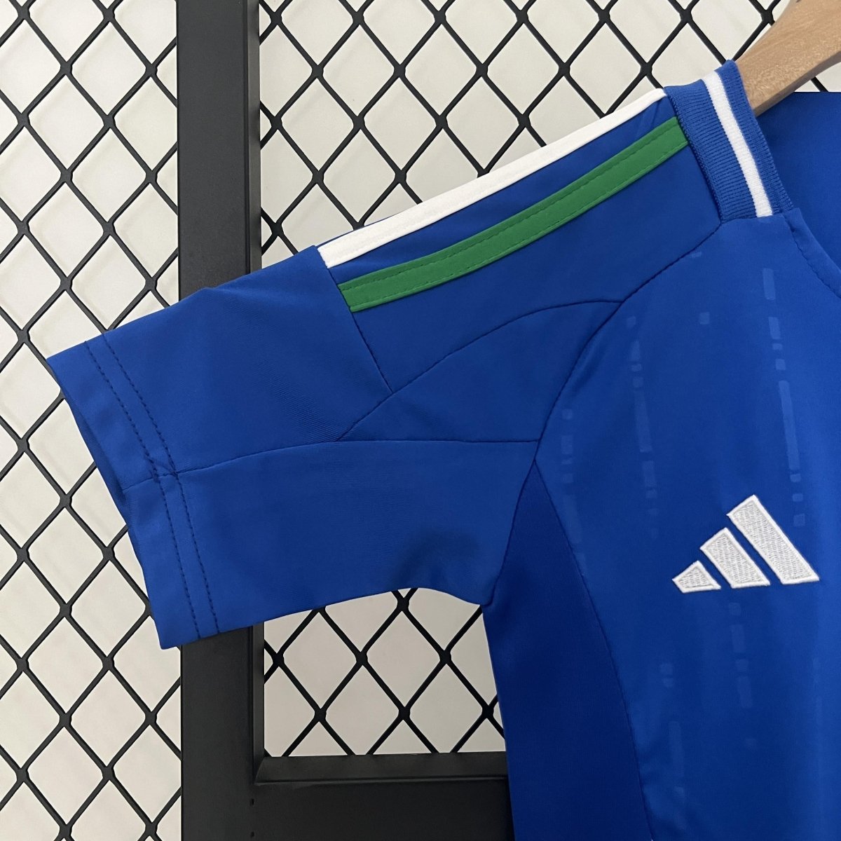 Kit Infantil Itália Titular 2024 - Adidas Lançamento