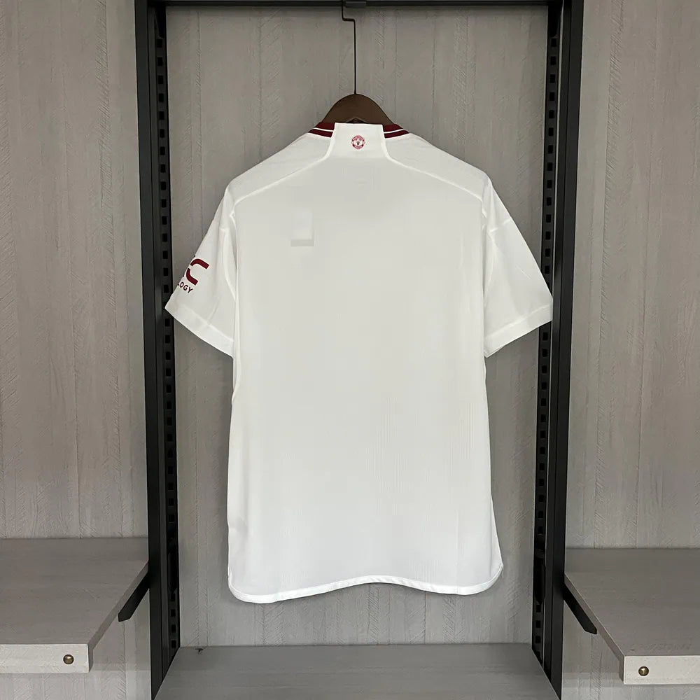 Manchester United Terceiro Uniforme 2023-24