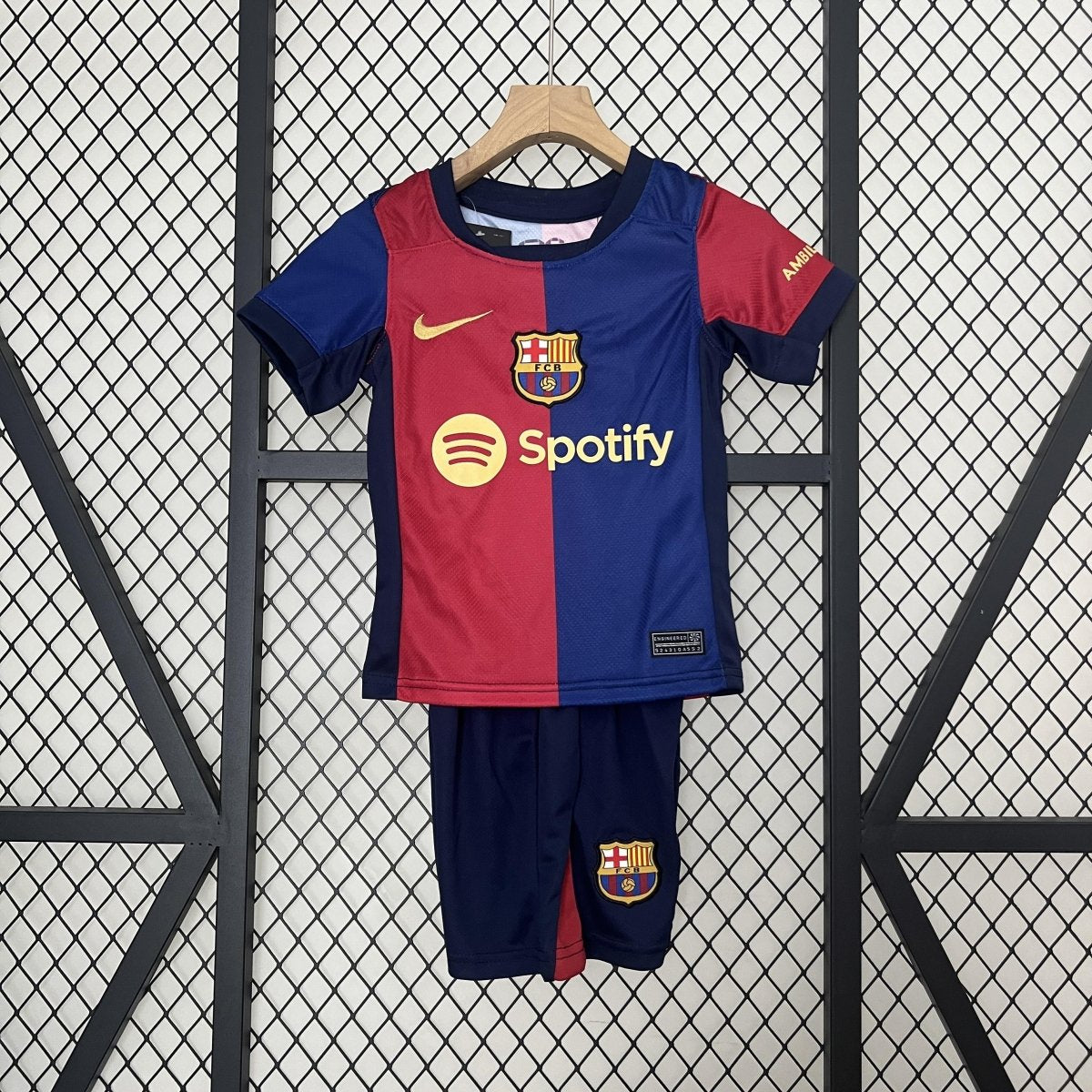 Kit Infantil Barcelona Titular 24/25 - Nike Lançamento