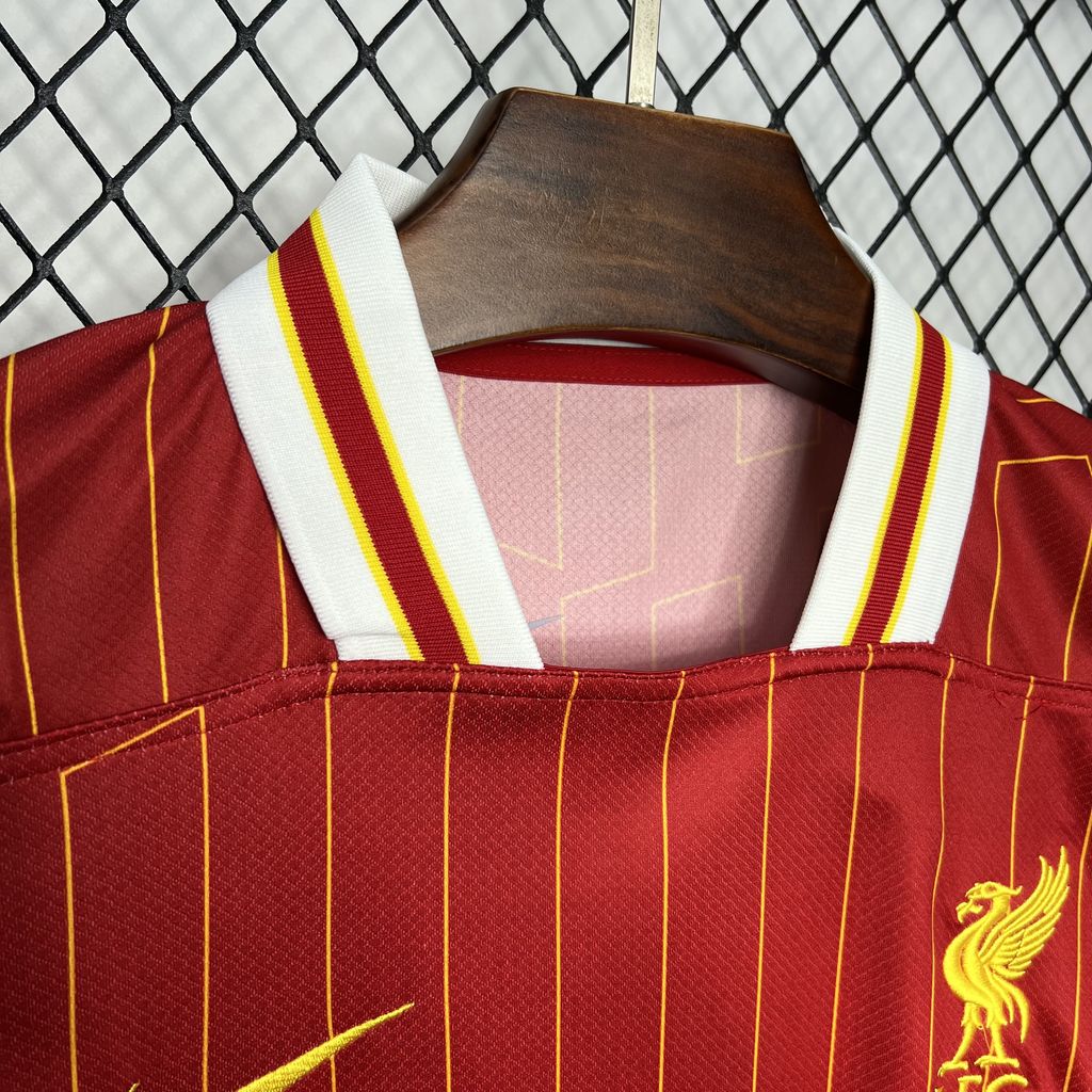 Liverpool Titular Champions 24/25 - Troféu Gold
