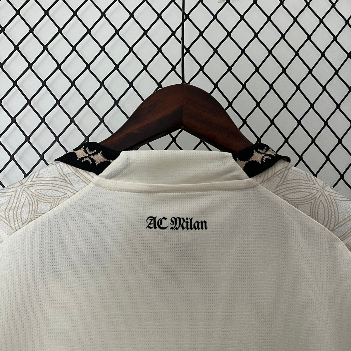 Milan 2024 off-white Puma x Pleasures Torcedor Masculina - Lançamento