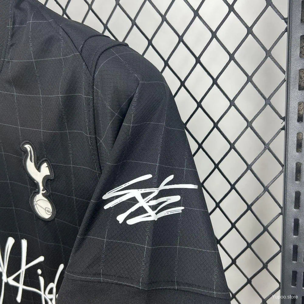 Tottenham x Stray Kids - Segundo Uniforme 2025-26