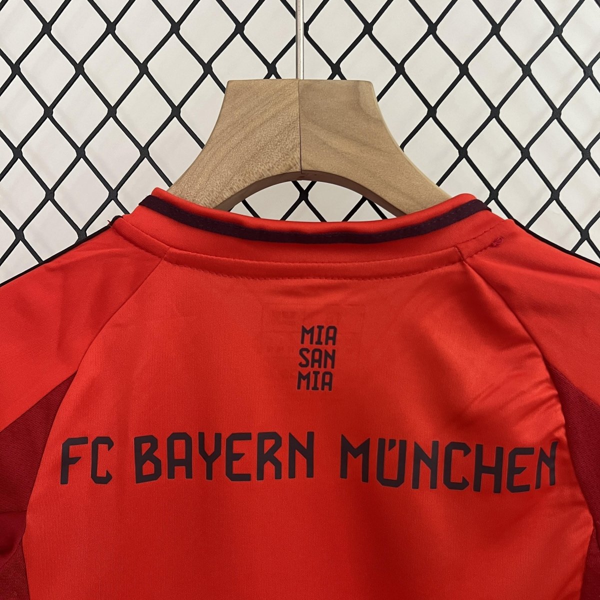 Kit Infantil Bayern de Munique Titular 24/25 - Adidas Lançamento