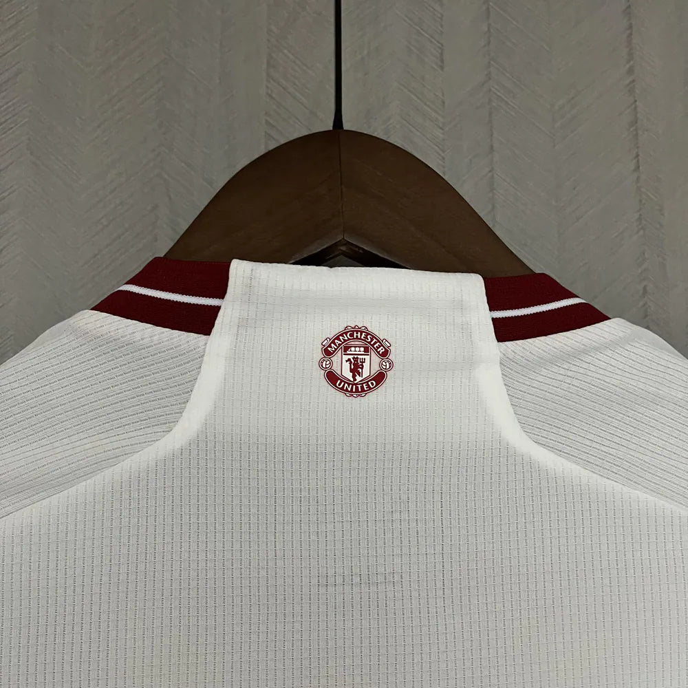Manchester United Terceiro Uniforme 2023-24
