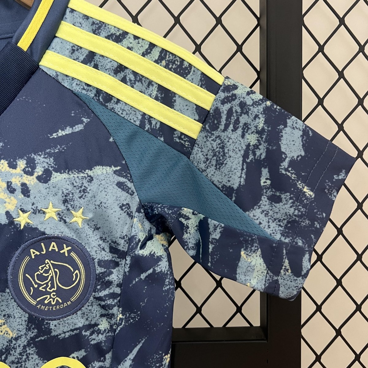 Kit Infantil Ajax Reserva 24/25 - Adidas Lançamento