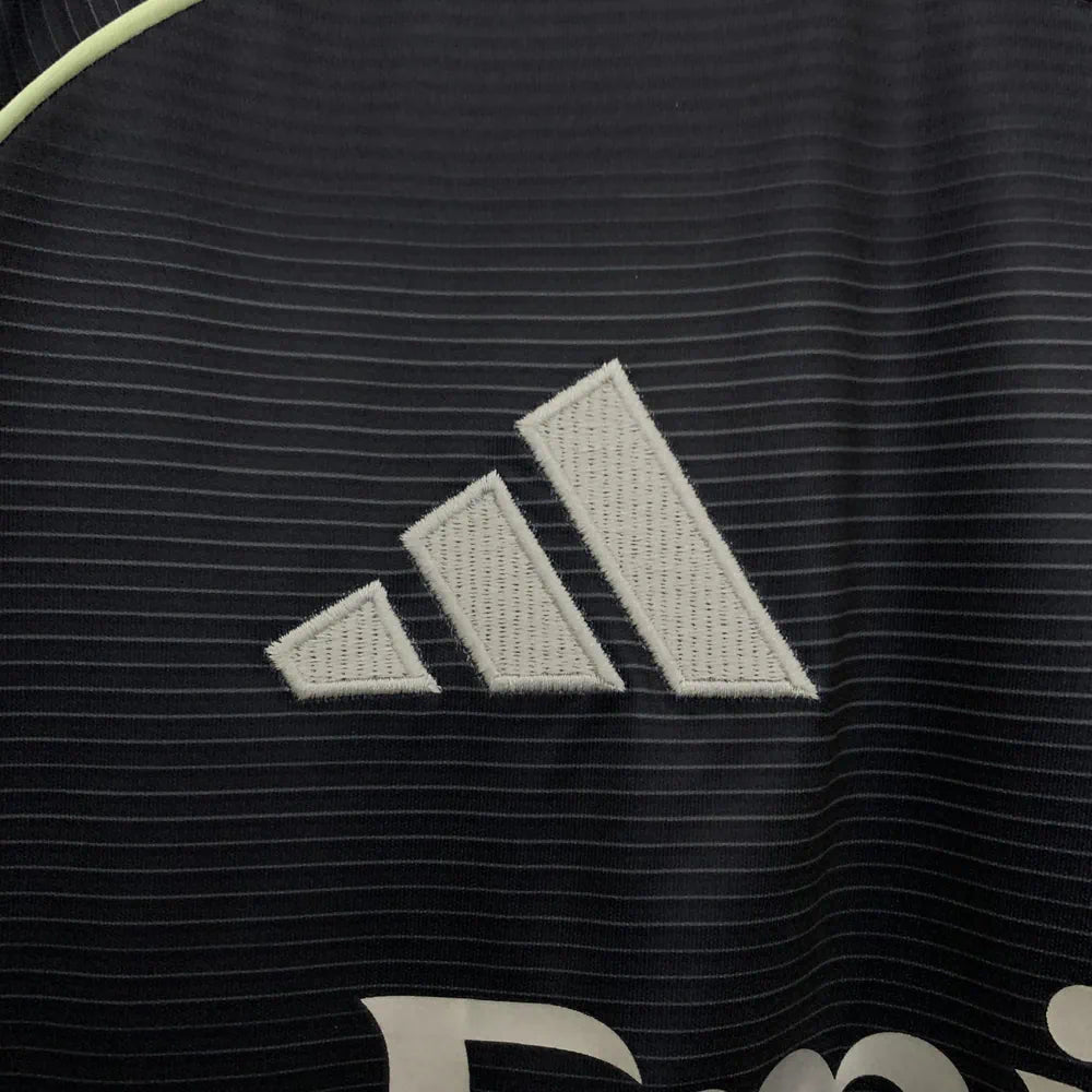 Real Madrid Segundo Uniforme 2025-26