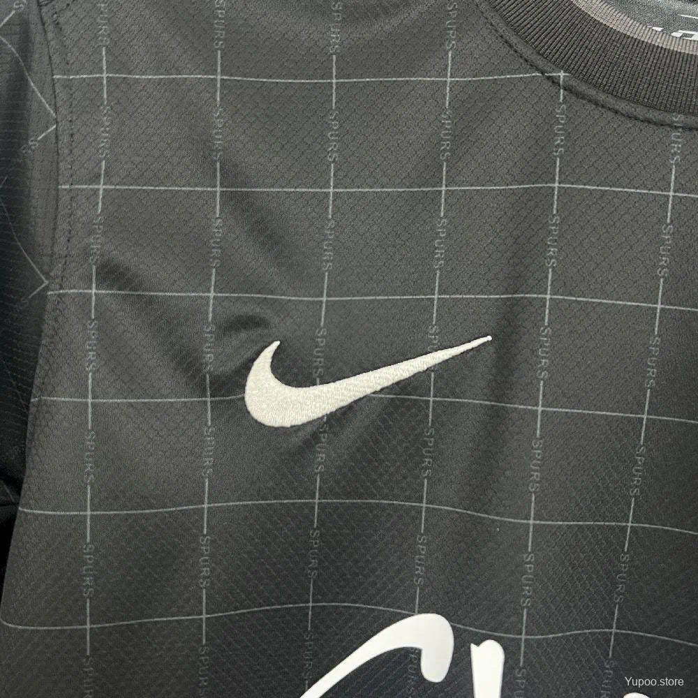 Tottenham x Stray Kids - Segundo Uniforme 2025-26