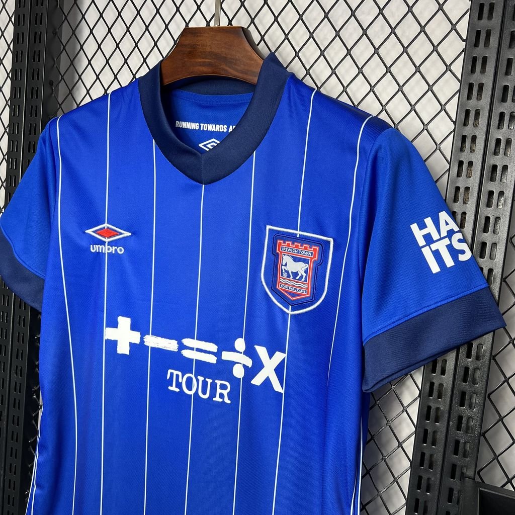 Ipswich Town Titular 2024-25 Umbro Torcedor Masculina - Lançamento