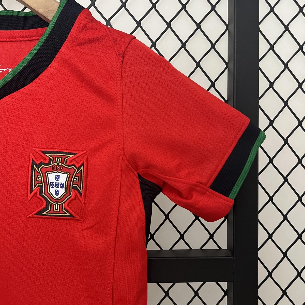 Kit Infantil Portugal Titular 2024 - Nike Lançamento