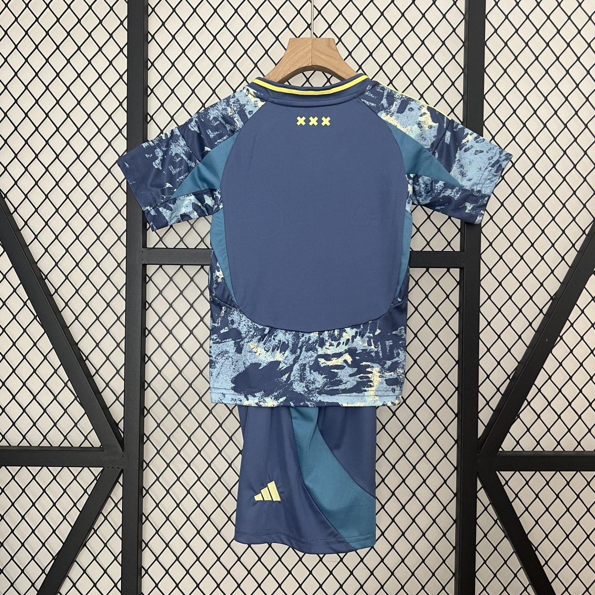 Kit Infantil Ajax Reserva 24/25 - Adidas Lançamento