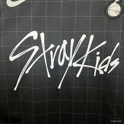 Tottenham x Stray Kids - Segundo Uniforme 2025-26