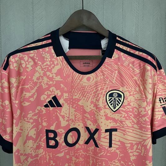 Leeds United Uniforme 2023-24
