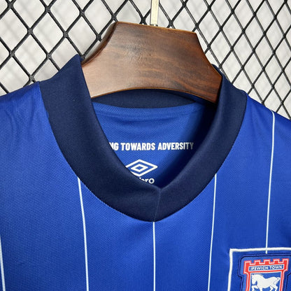 Ipswich Town Titular 2024-25 Umbro Torcedor Masculina - Lançamento